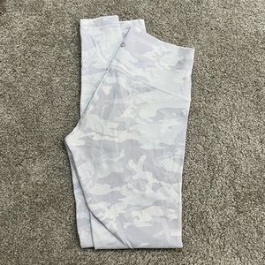 LULULEMON WHITE CAMO 28” LEGGING